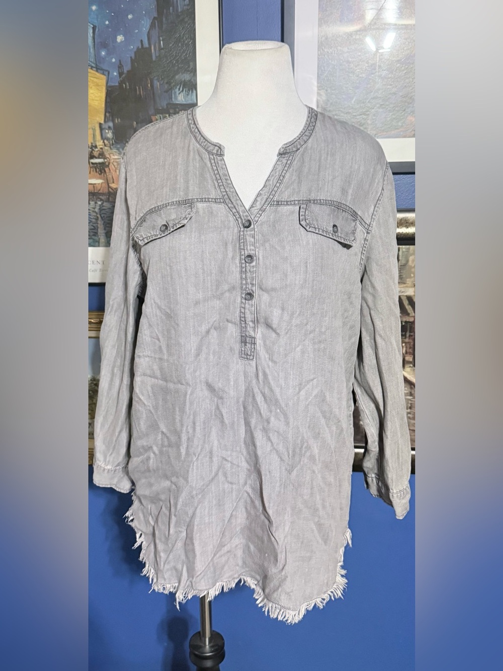 Light Gray Frayed-Hem Long-Sleeve Tunic Blouse - Picture 9 of 9